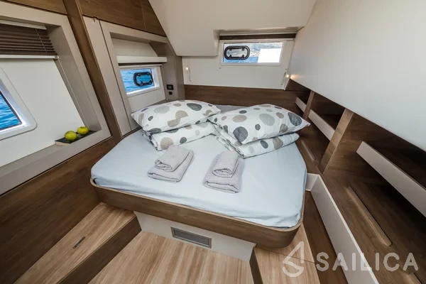 Bali 4.6 - Yacht Charter Sailica