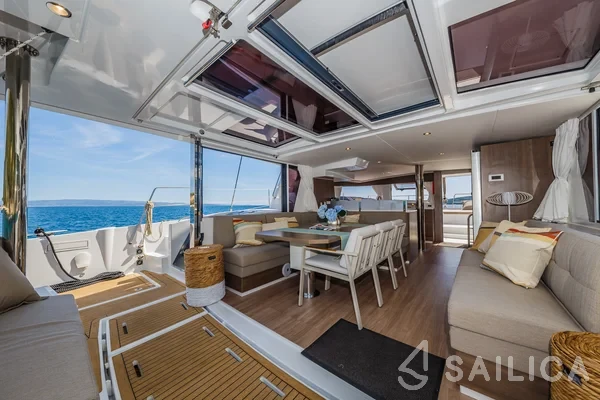 Bali 4.6 - Yacht Charter Sailica