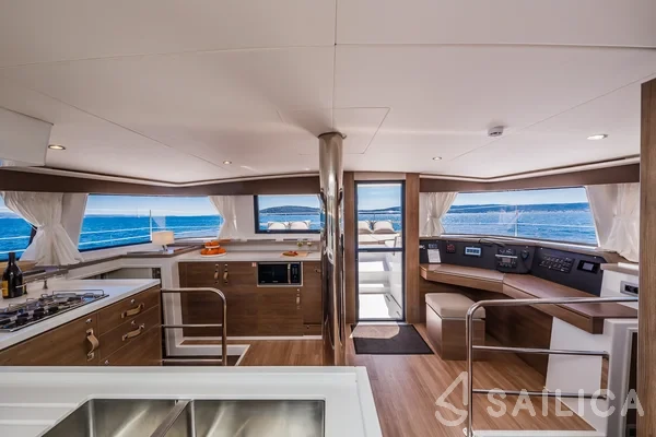 Bali 4.6 - Yacht Charter Sailica