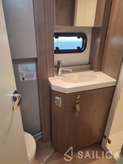 Bali 4.6 - Yacht Charter Sailica