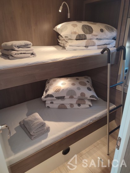 Bali 4.6 - Yacht Charter Sailica