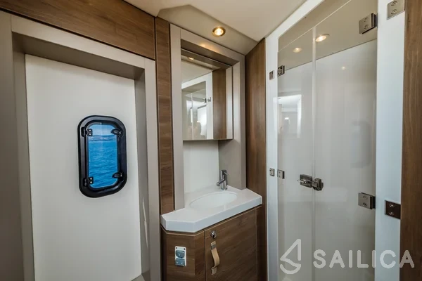 Bali 4.6 - Yacht Charter Sailica