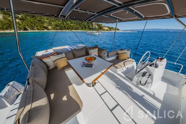 Bali 4.6 - Yacht Charter Sailica