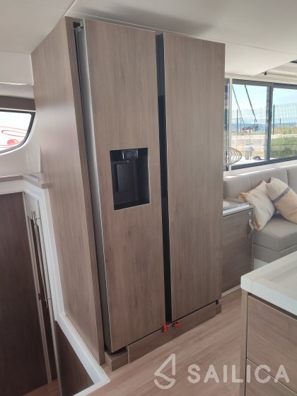 Bali 4.6 - Yacht Charter Sailica