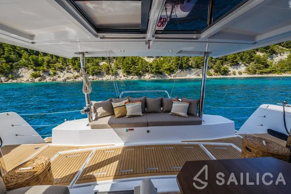 Bali 4.6 - Yacht Charter Sailica