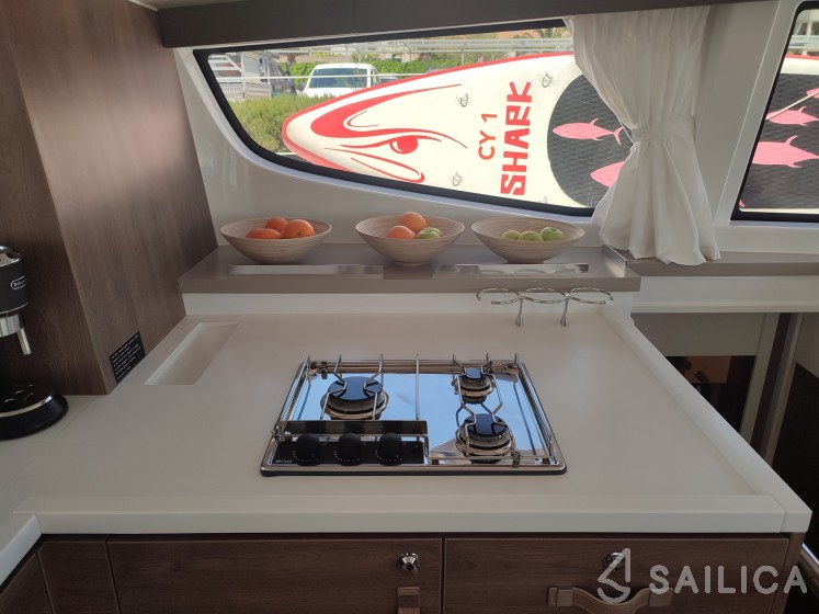 Bali 4.6 - Yacht Charter Sailica