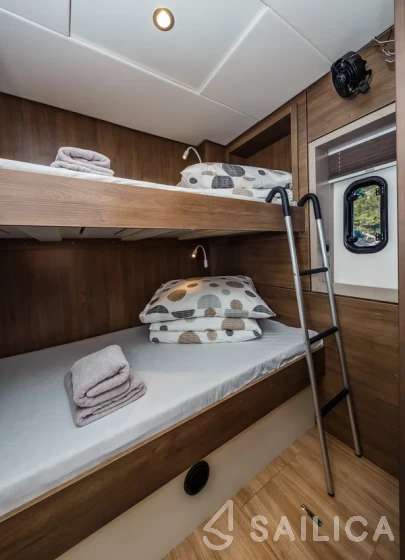 Bali 4.6 - Yacht Charter Sailica