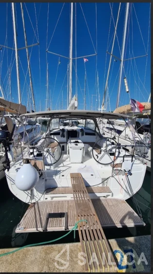 Oceanis 40.1 - Yacht Charter Sailica