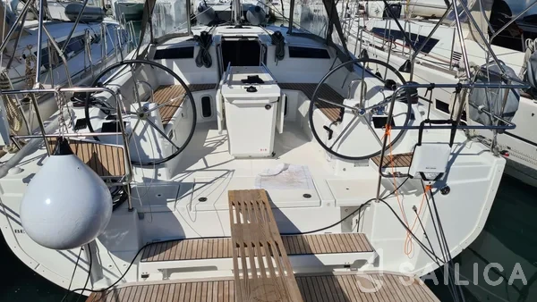 Oceanis 40.1 - Yacht Charter Sailica