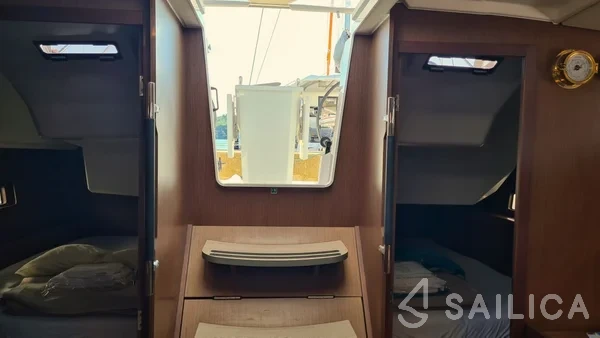 Oceanis 40.1 - Yacht Charter Sailica