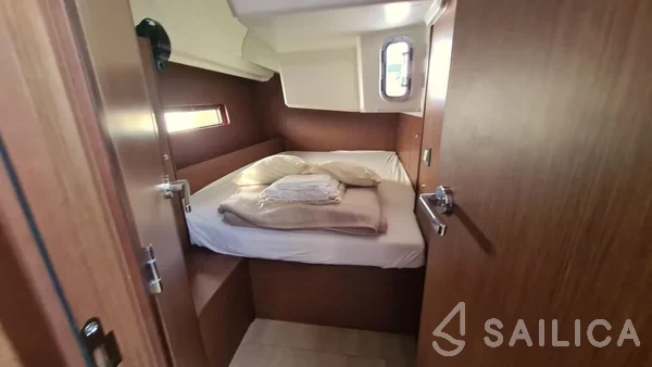 Oceanis 40.1 - Yacht Charter Sailica