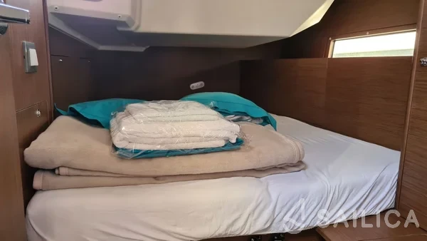Oceanis 40.1 - Yacht Charter Sailica