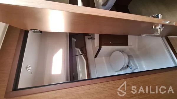 Oceanis 40.1 - Yacht Charter Sailica