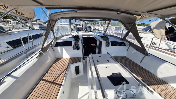 Oceanis 40.1 - Yacht Charter Sailica