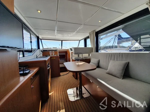 Swift Trawler 30 - Yacht Charter Sailica