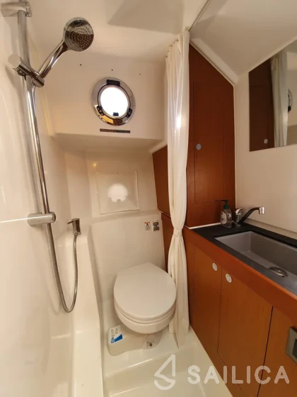 Swift Trawler 30 - Yacht Charter Sailica