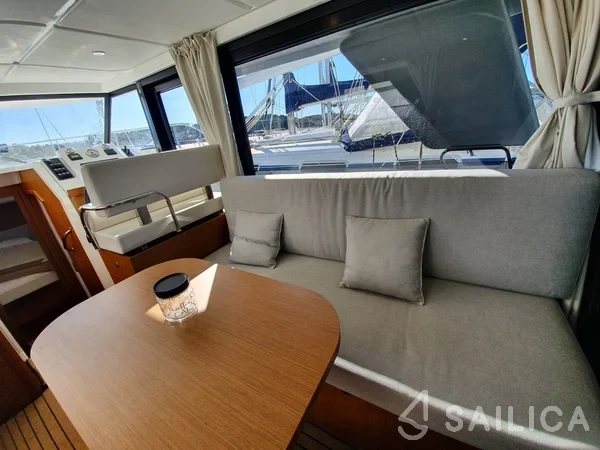 Swift Trawler 30 - Yacht Charter Sailica