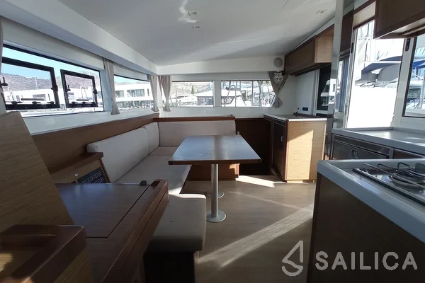 Lagoon 40 - Yacht Charter Sailica