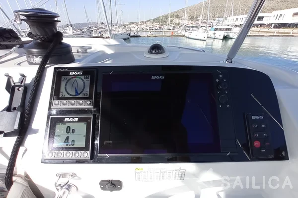 Lagoon 40 - Yacht Charter Sailica