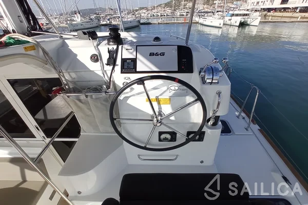 Lagoon 40 - Yacht Charter Sailica