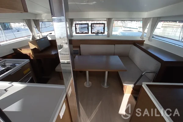 Lagoon 40 - Yacht Charter Sailica