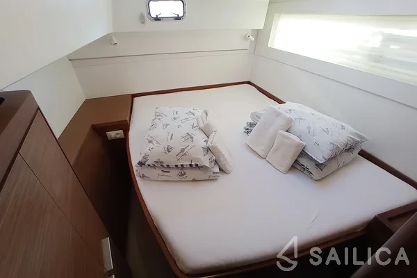 Lagoon 40 - Yacht Charter Sailica