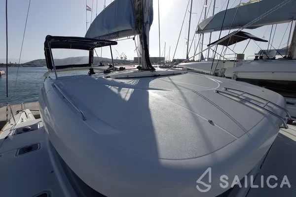 Lagoon 40 - Yacht Charter Sailica