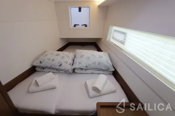 Lagoon 40 - Yacht Charter Sailica