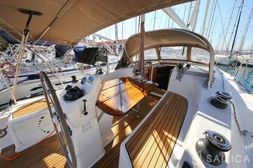 Bavaria Cruiser 33 - Yacht Charter Sailica