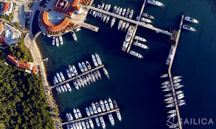 Oceanline 127 - Yacht Charter Sailica