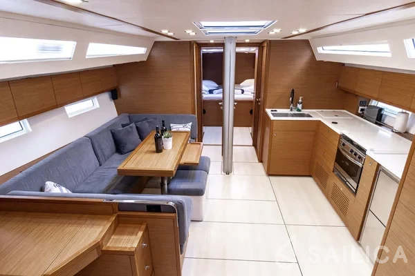 More 55 - Yacht Charter Sailica