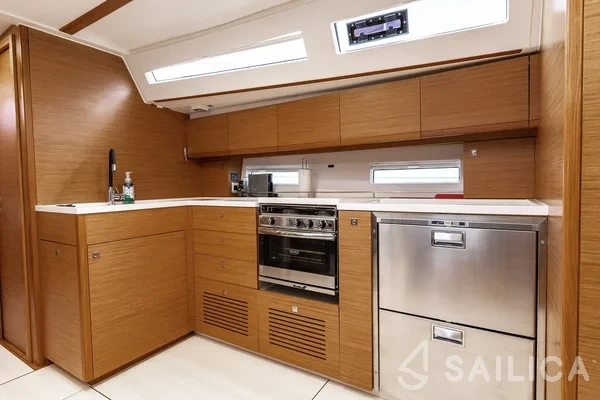 More 55 - Yacht Charter Sailica