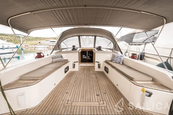 More 55 - Yacht Charter Sailica