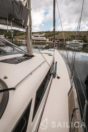 More 55 - Yacht Charter Sailica