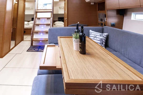 More 55 - Yacht Charter Sailica