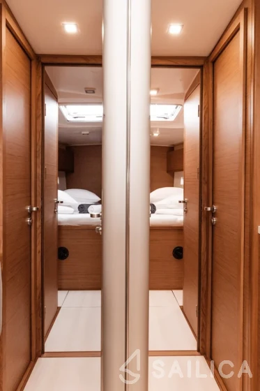 More 55 - Yacht Charter Sailica