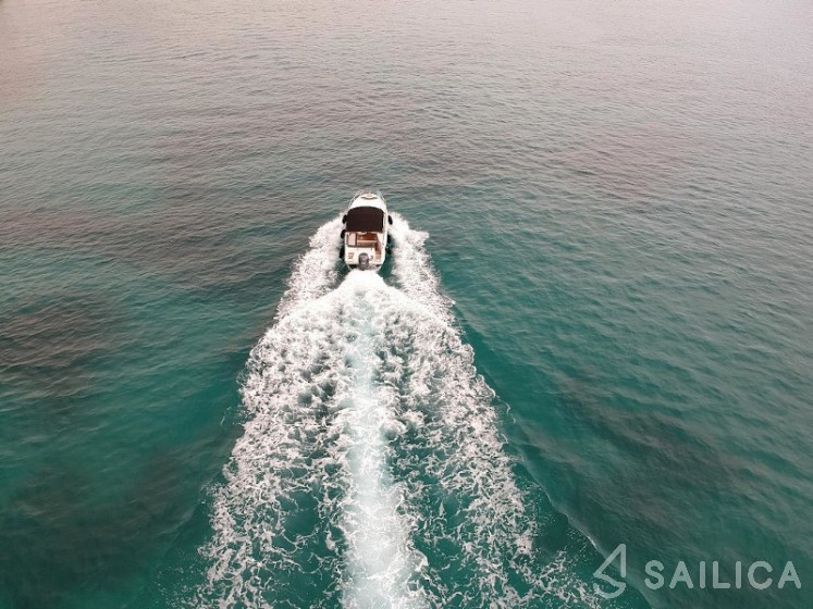 Galeon Galia 700 - Yacht Charter Sailica