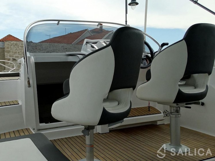 Galeon Galia 700 - Yacht Charter Sailica