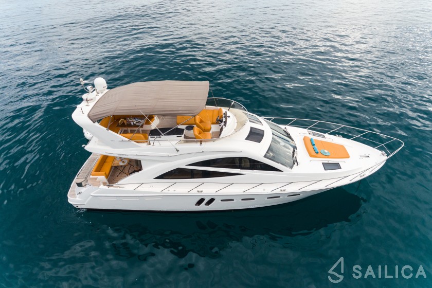 Sealine T 50 - Yacht Charter Sailica