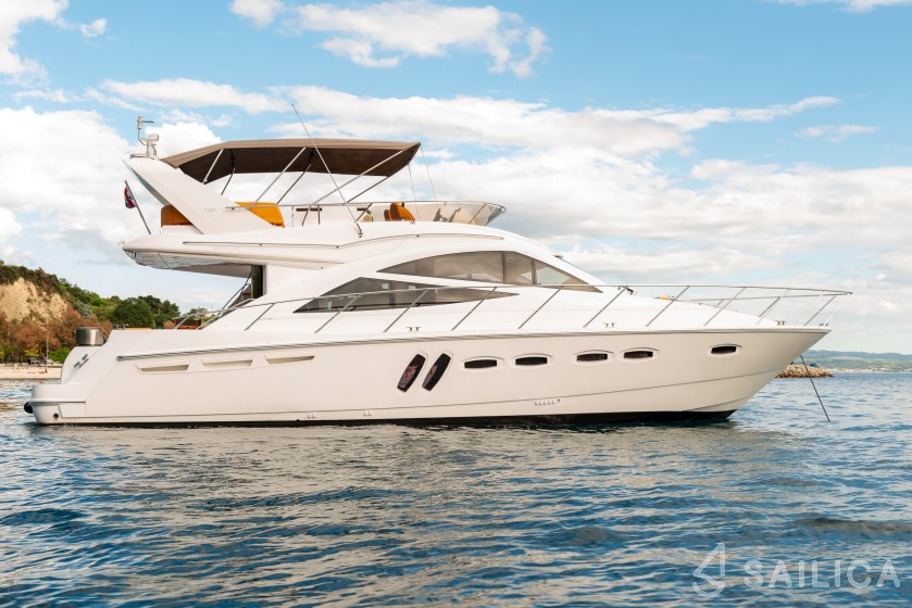 Sealine T 50 - Yacht Charter Sailica