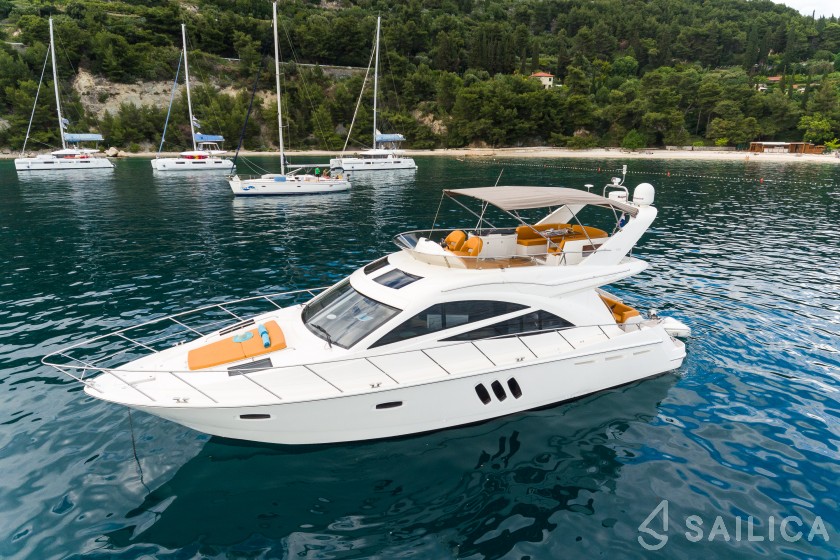 Sealine T 50 - Yacht Charter Sailica