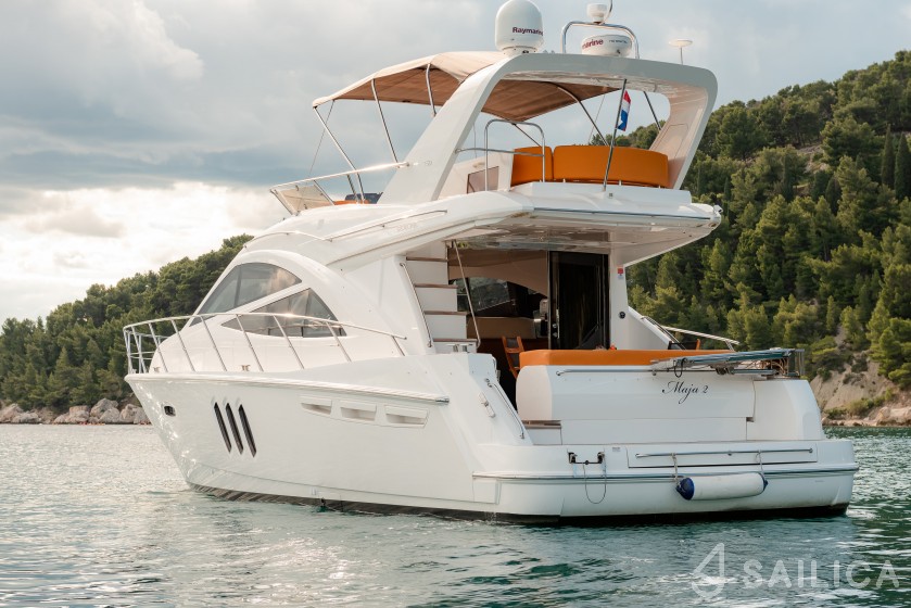 Sealine T 50 - Yacht Charter Sailica