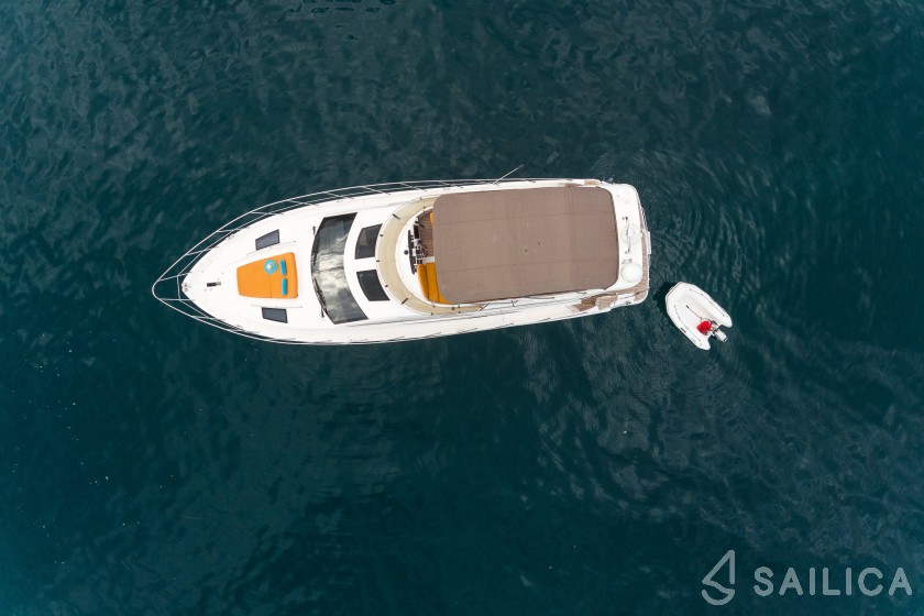 Sealine T 50 - Yacht Charter Sailica