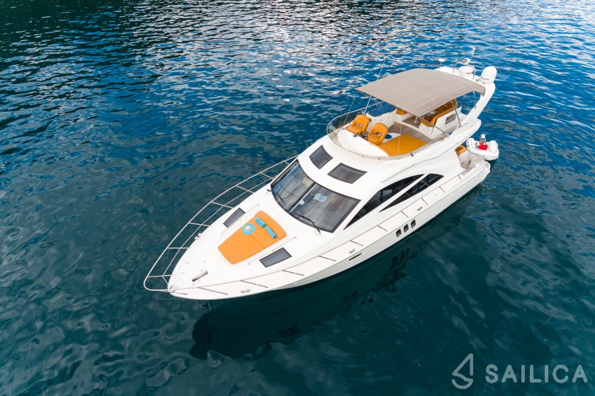 Sealine T 50 - Yacht Charter Sailica