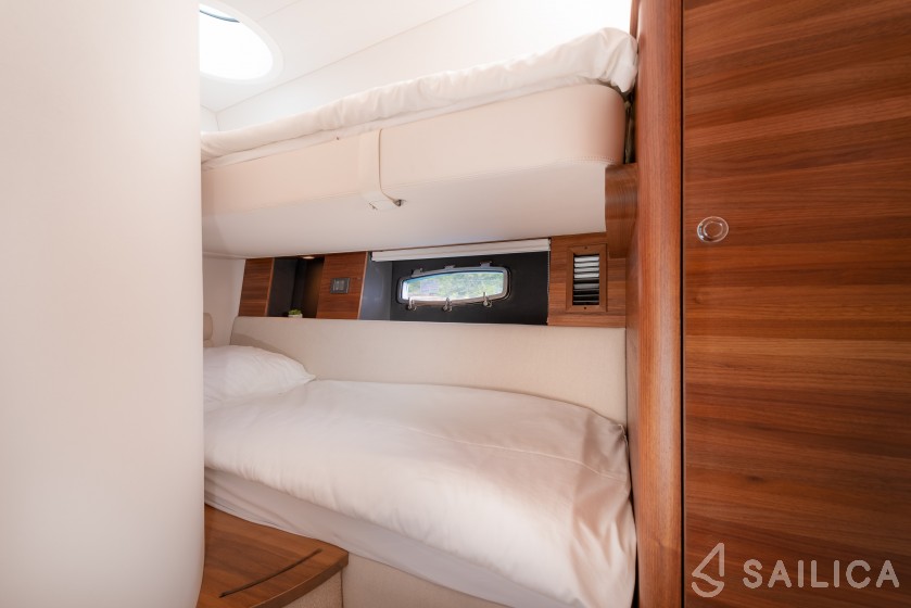 Sealine T 50 - Yacht Charter Sailica