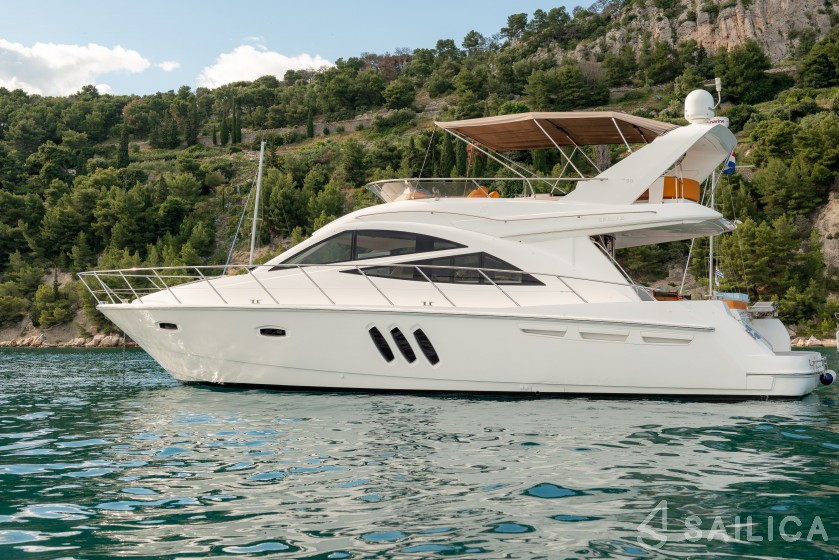 Sealine T 50 - Yacht Charter Sailica