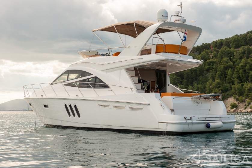 Sealine T 50 - Yacht Charter Sailica