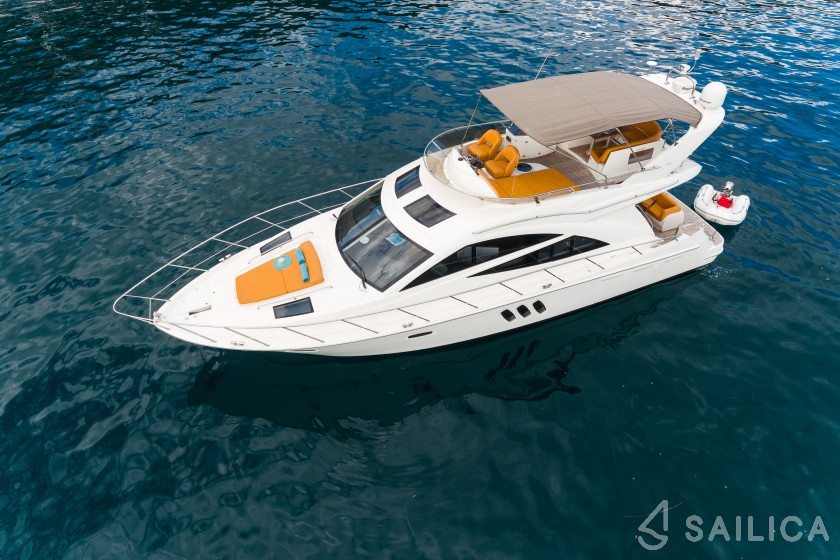 Sealine T 50 - Yacht Charter Sailica