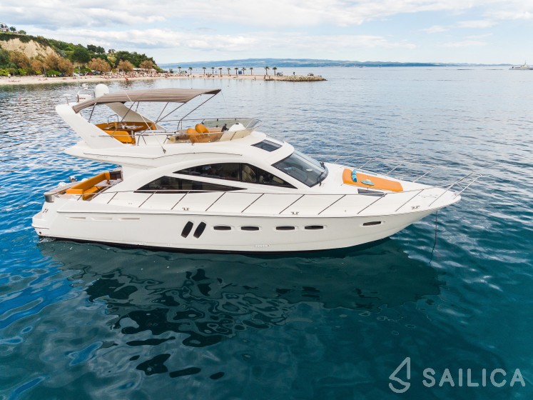 Sealine T 50 - Yacht Charter Sailica