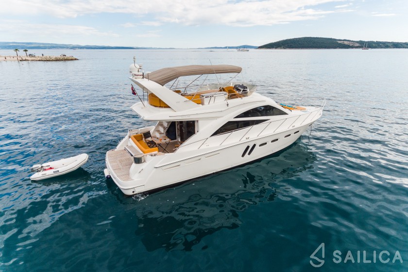 Sealine T 50 - Yacht Charter Sailica